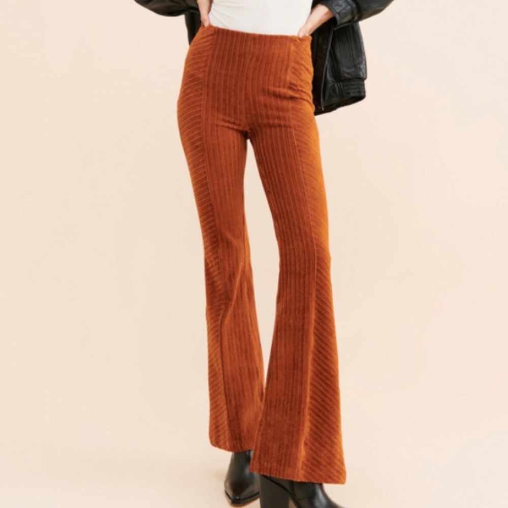 FREE PEOPLE /  SLIM PULL-ON VELVET FLARE PANT / COGNAC